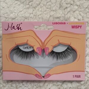 Luxurious Wispy Eyelashes - Black “GIRLY”